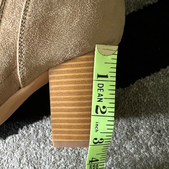 Beautiful thigh-high boots - Picture 2 of 8